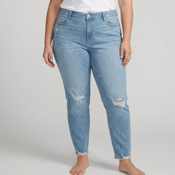 Signature by Levi Strauss Denim - SIGNATURE LEVIS STRAUSS High Rise Skinny Distressed Jeans size 26w